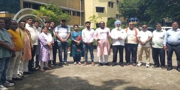 दुर्गा पूजा में यातायात व्यवस्था सुधारने की मांग, जदयू ने डीसी को सौंपा ज्ञापन