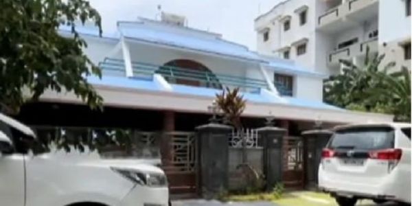 तमिलनाडु में पोल्ट्री फार्म संचालकों के ठिकानों पर आयकर विभाग की छापेमारी दूसरे दिन भी जारी