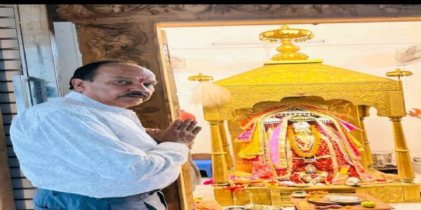 चंबा में रामलीला मंच पर दशरथ का किरदार निभाते-निभाते कलाकार का निधन