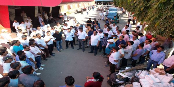 स्वच्छता ही सेवा अभियान के तहत कटिहार रेलमंडल में श्रमदान