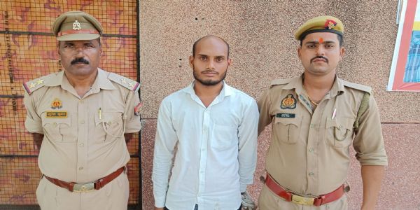 पच्चीस हजार रुपए के ईनामी बदमाश को पुलिस ने किया गिरफ्तार
