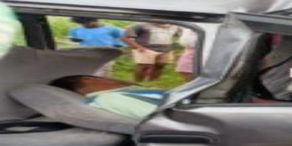 कंटेनर से टकराई कार, चालक की मौत, पांच घायल