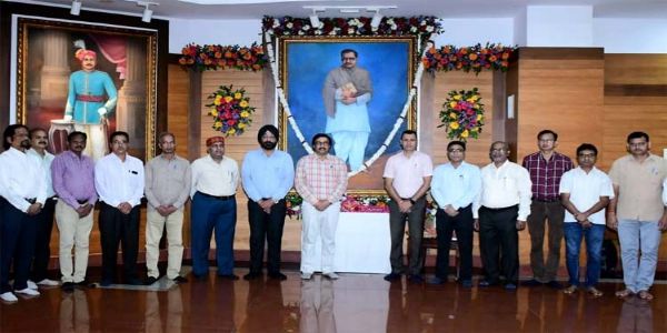विधान सभा में पंडित दीन दयाल उपाध्याय की जयंती पर दी श्रद्धांजलि