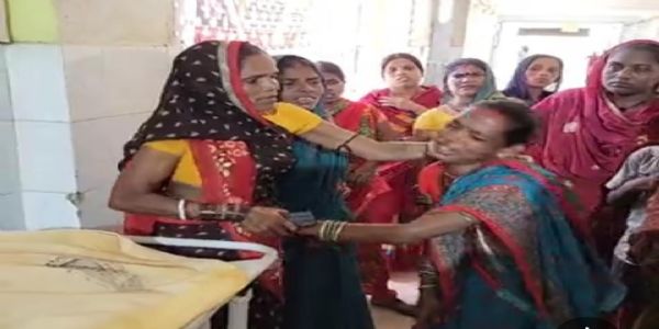 दो बाइक की आमने-सामने टक्कर में चाचा-भतीजा की मौत,महिला सहित तीन गंभीर
