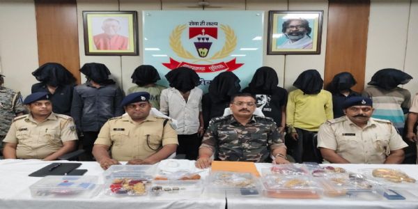पुलिस ने 80 लाख की डकैती का उद्भेदन कर नौ आरोपितों को किया गिरफ्तार
