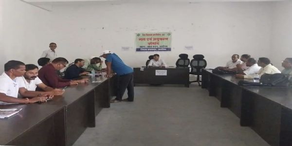 जिला खेल पदाधिकारी ने खेल आयोजन को लेकर शारीरिक शिक्षा के साथ की बैठक
