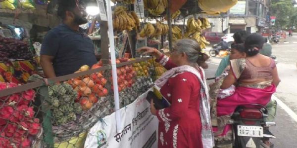 रायगढ़ में नवरात्रि पर छाई है देशी –विदेशी फलों की बहार