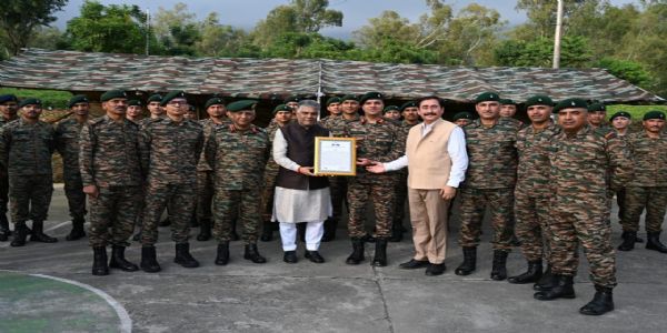आपदा में देवदूत बनी गढ़वाल राइफल्स, सांसद ने किया सम्मानित