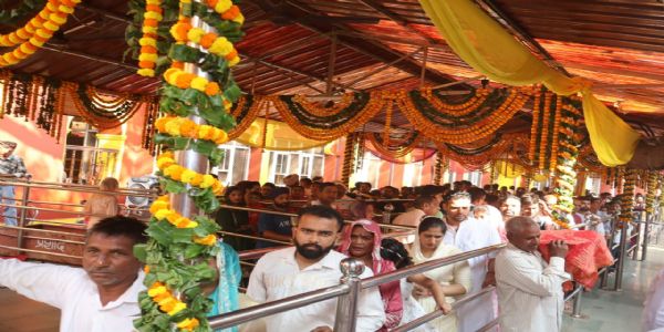 पँचम नवरात्र पर त्रिलोकपुर मंदिर पहुंचे 12 हजार श्रद्धालु