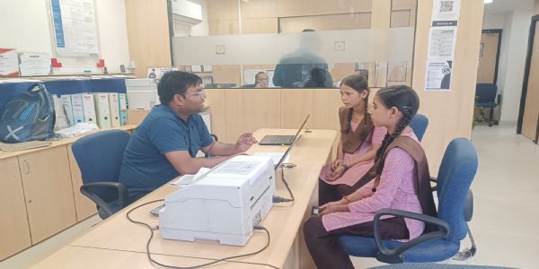 मिशन शक्ति 5.0 के तहत बालिकाओं ने सीखी बैंकिंग व डाक सेवाओं की बारीकियाँ