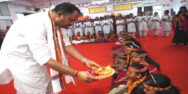 कन्या पूजन हमारी संस्कृति का महत्वपूर्ण हिस्सा : विक्रम बहादुर सिंह