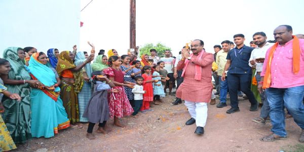 उपमुख्यमंत्री अरुण साव ने जनचौपाल में सुनी ग्रामीणों की समस्याएं