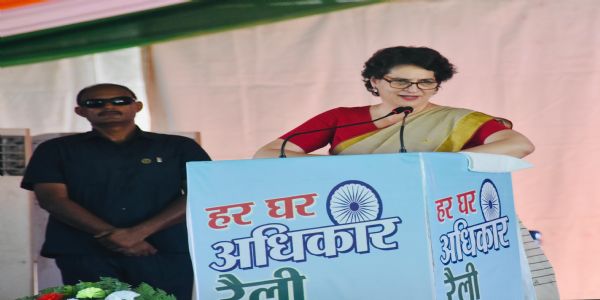 बिहार में सरकार बनी तो महिलाओं को हर माह 2500 पेंशन: प्रियंका गांधी