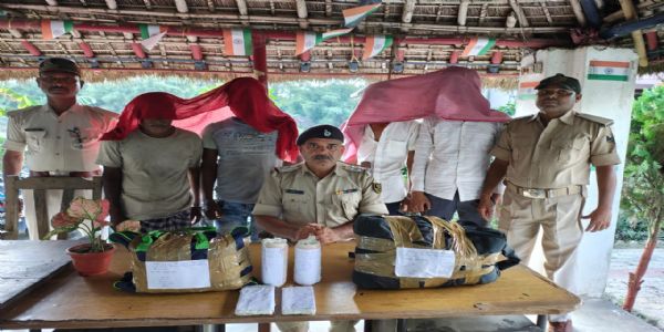 कटिहार में अवैध शराब के साथ दो तस्कर गिरफ्तार