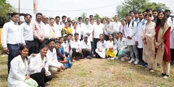 छात्रों की बात, जनप्रतिनिधि के साथ: संस्कृति मंत्री अग्रवाल ने की मेडिकल छात्रों से चर्चा
