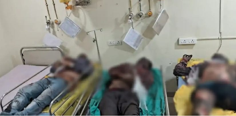 अस्पताल लाये गए  मृतकों के शव