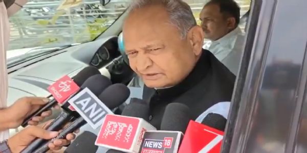 गहलोत का भाजपा पर हमला: मणिपुर की हिंसा, वांगचुक की गिरफ्तारी और कन्हैयालाल हत्याकांड पर केंद्र सरकार को घेरा