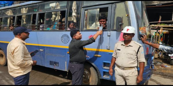 सड़क सुरक्षा जागरूकता कार्यक्रम में त्योहार में सुरक्षित वाहन चलाने की अपील