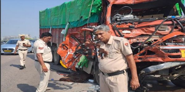 पानीपत के समालखा फ्लाईओवर पर कैंटर की टक्कर में चालक की मौत