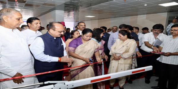 मुख्यमंत्री ने ग्रेटर कैलाश में ऑटोमेटेड मल्टीलेवल शटल पार्किंग का किया उद्घाटन