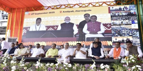 गुजरात की पहली अमृत भारत ट्रेन का सूरत से शुभारंभ