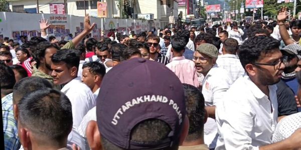 एमबीपीजी कॉलेज छात्र संघ चुनाव में पथराव के बीच मतदान संपन्न