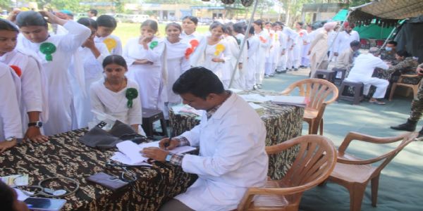 भारतीय सेना ने आयुष चिकित्सा शिविर का किया आयोजन