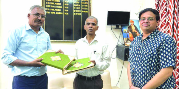 गुरुकुल कांगड़ी समविवि और कलर्ड काऊ कंपनी के बीच एमओयू साइन