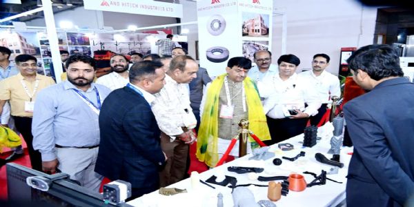 यूपी इंटरनेशनल ट्रेड शो: 1.25 लाख आगंतुक, 89 करोड़ रुपए के साइन हुए 288 एमओयू