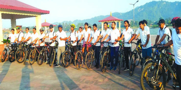 विश्व पर्यटन दिवस पर राेमांच से भरी माउण्टेन बाईकिंग प्रतियाेगिता
