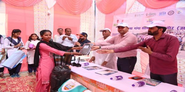 गंगा स्वच्छता व नदियों के संरक्षण के लिए रैली आयोजित कर बच्चों को दिया संदेश