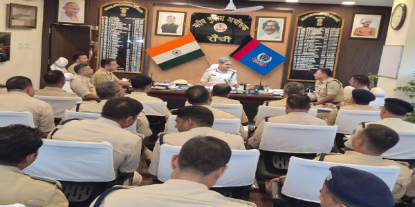 (संशोधित) पुलिस महानिरीक्षक ने दुर्गा पूजा को लेकर की समीक्षा बैठक, रांची में पांच हजार जवानों की होगी तैनाती