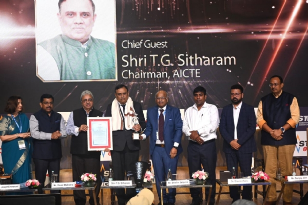 नई दिल्ली स्थित डॉ. अंबेडकर इंटरनेशनल सेंटर में स्टार ग्लोबल एजुकेशन कॉन्फ्रेंस 2025 का आयोजन किया नई दिल्ली स्थित डॉ. अंबेडकर इंटरनेशनल सेंटर में स्टार ग्लोबल एजुकेशन कॉन्फ्रेंस 2025 का आयोजन किया