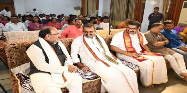 केंद्रीय राज्य मंत्री डॉ. एल आर मुरुगन भोपाल में बथुकम्मा उत्सव में शामिल हुए