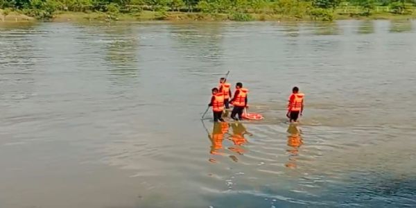 खारून नदी में बहा युवक दो दिन बाद भी नहीं मिला