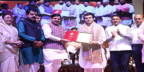 प्रसिद्ध पार्श्व गायक सोनू निगम राष्ट्रीय लता मंगेशकर सम्मान से अलंकृत
