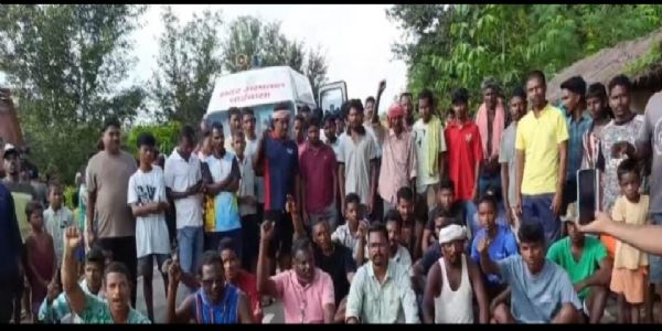 सड़क हादसे में बच्चे की मौत, सड़क जाम