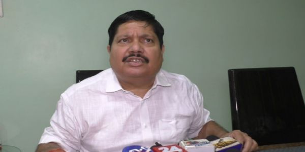 संतोष मित्रा स्क्वायर दुर्गा पूजा को लेकर बढ़ा विवाद, अर्जुन सिंह ने दी चेतावनी