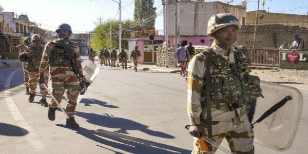 लेह शहर में रविवार को लगातार पाँचवें दिन कर्फ्यू जारी