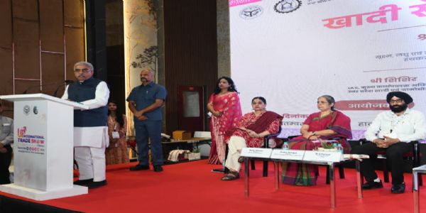 खादी केवल वस्त्र नहीं बल्कि विचार है: राकेश सचान
