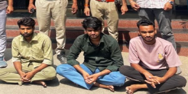 साइबर ठगी करने वालों को मोबाइल सिम कार्ड बेचने वाले तीन आरोपित गिरफ्तार