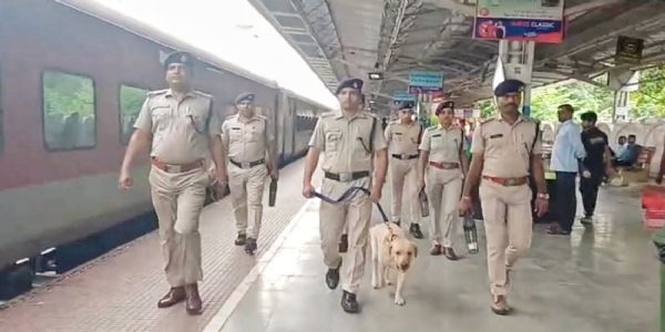 दुर्गापूजा के मद्देनजर कटिहार रेलमंडल में बढ़ाई गई सुरक्षा