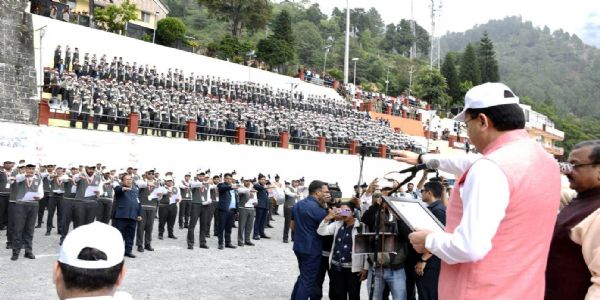 मुख्यमंत्री धामी ने सुनी पीएम मोदी की मन की बात, ई-लाइब्रेरी का किया उद्घाटन