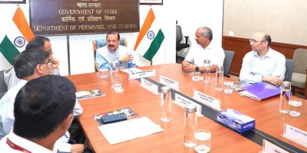 डॉ. जितेंद्र सिंह अे आईआईएसएफ 2025 की तैयारियों की समीक्षा करते हुए