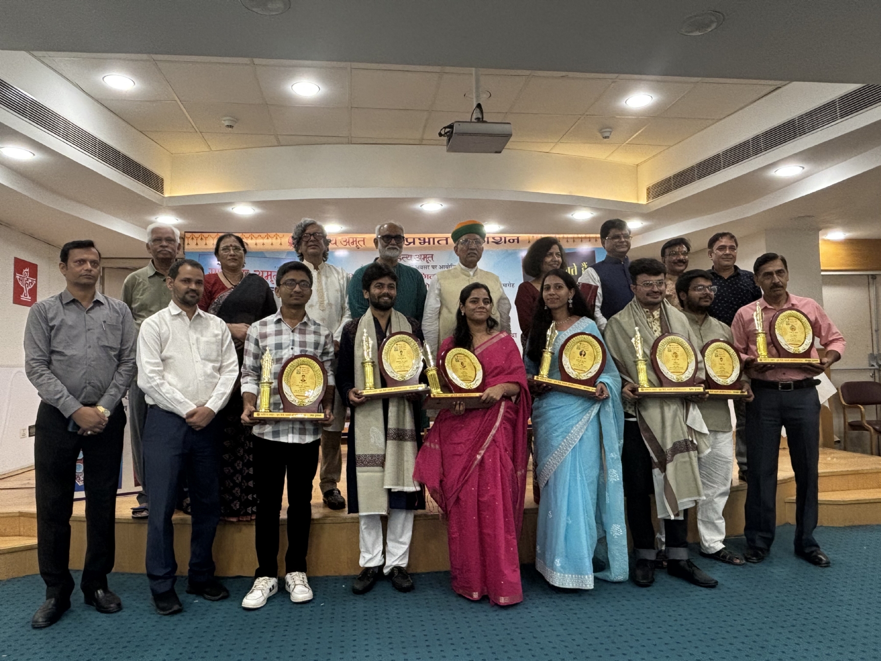 साहित्य अमृत’ के 30 साल पूरे, अर्जुन राम मेघवाल ने प्रभात प्रकाशन की सराहना की, युवा कहानीकारों को मिला सम्मान