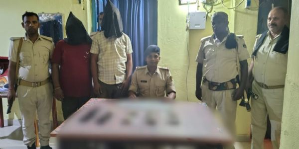 पोठिया पुलिस ने 700 ग्राम स्मैक के साथ दो तस्कर को किया गिरफ्तार