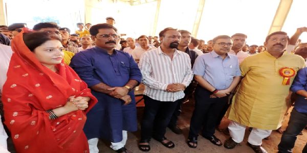 सेक्टर 2 में दुर्गा पूजा पंडाल का मंत्री ने किया उद्घाटन