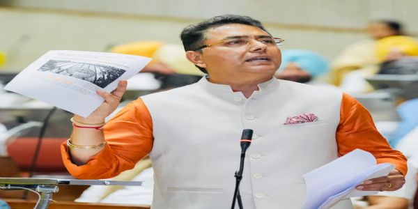 कांग्रेस और अकाली-भाजपा की लापरवाही बनी पंजाब में बाढ़ का कारण : अमन अरोड़ा