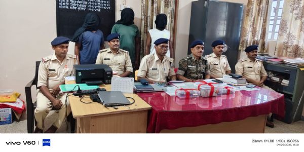 भतीजे ने करायी एतवा की हत्या, मुख्य आरोपित सहित तीन गिरफ्तार
