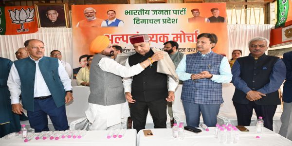 हिमाचल भाजपा अल्पसंख्यक मोर्चा अध्यक्ष गुरमीत सिंह का अभिनंदन, जयराम ठाकुर व डॉ. सिकंदर रहे मौजूद